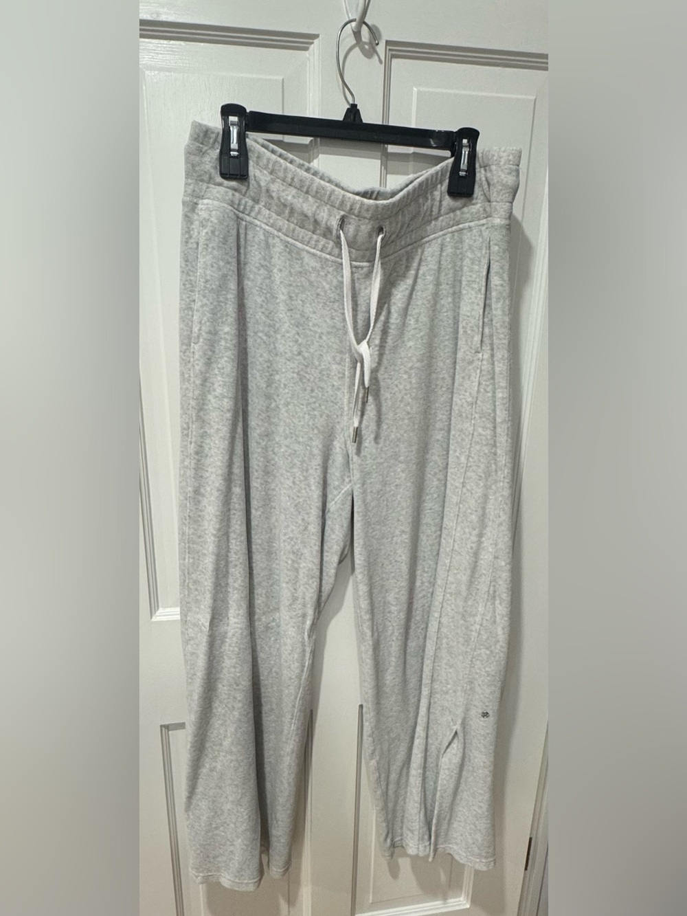 Light Gray Women’s Lulu Lemon Drawstring Sweatpants
